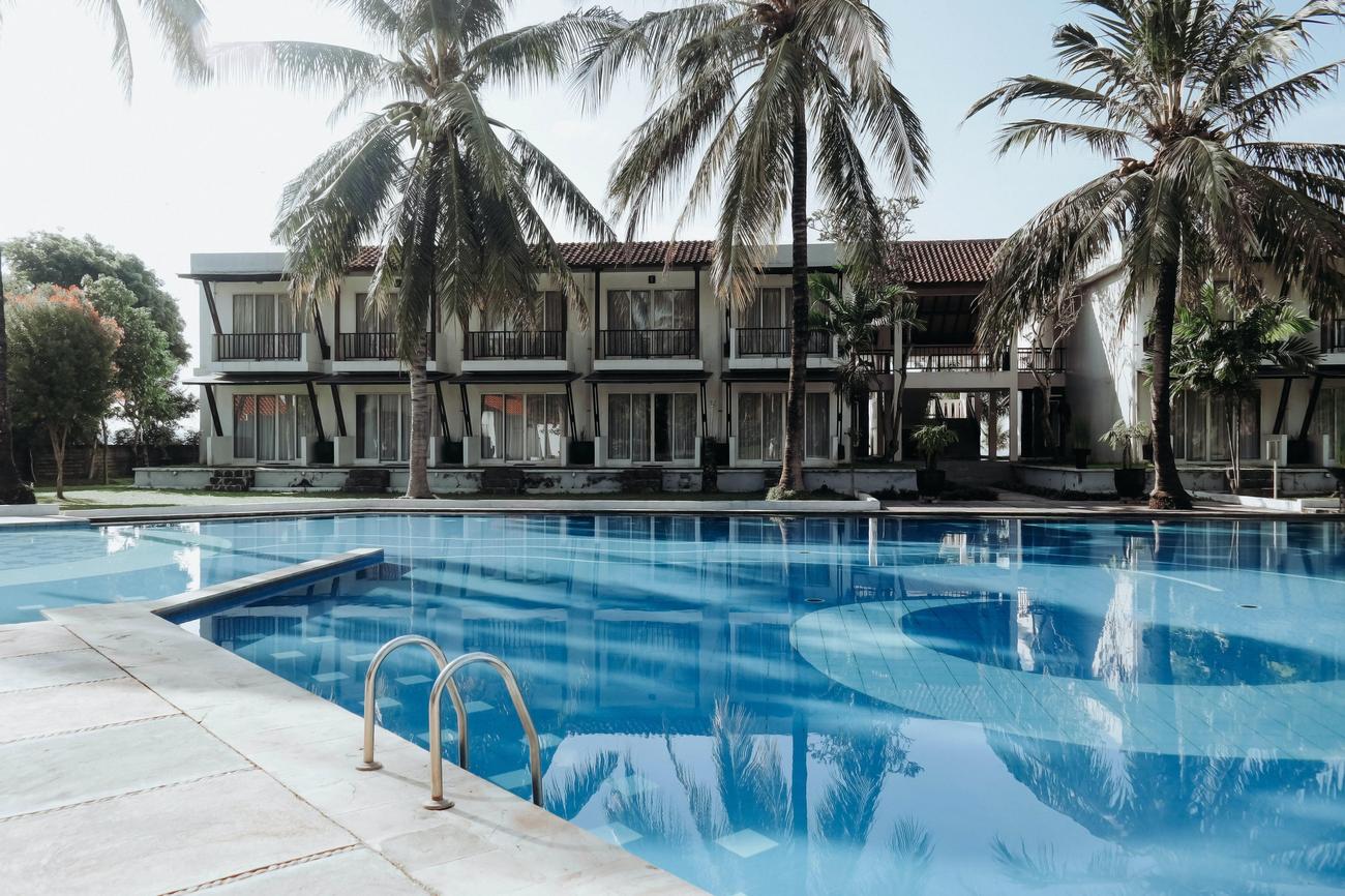 interesting facts about swimming pools
