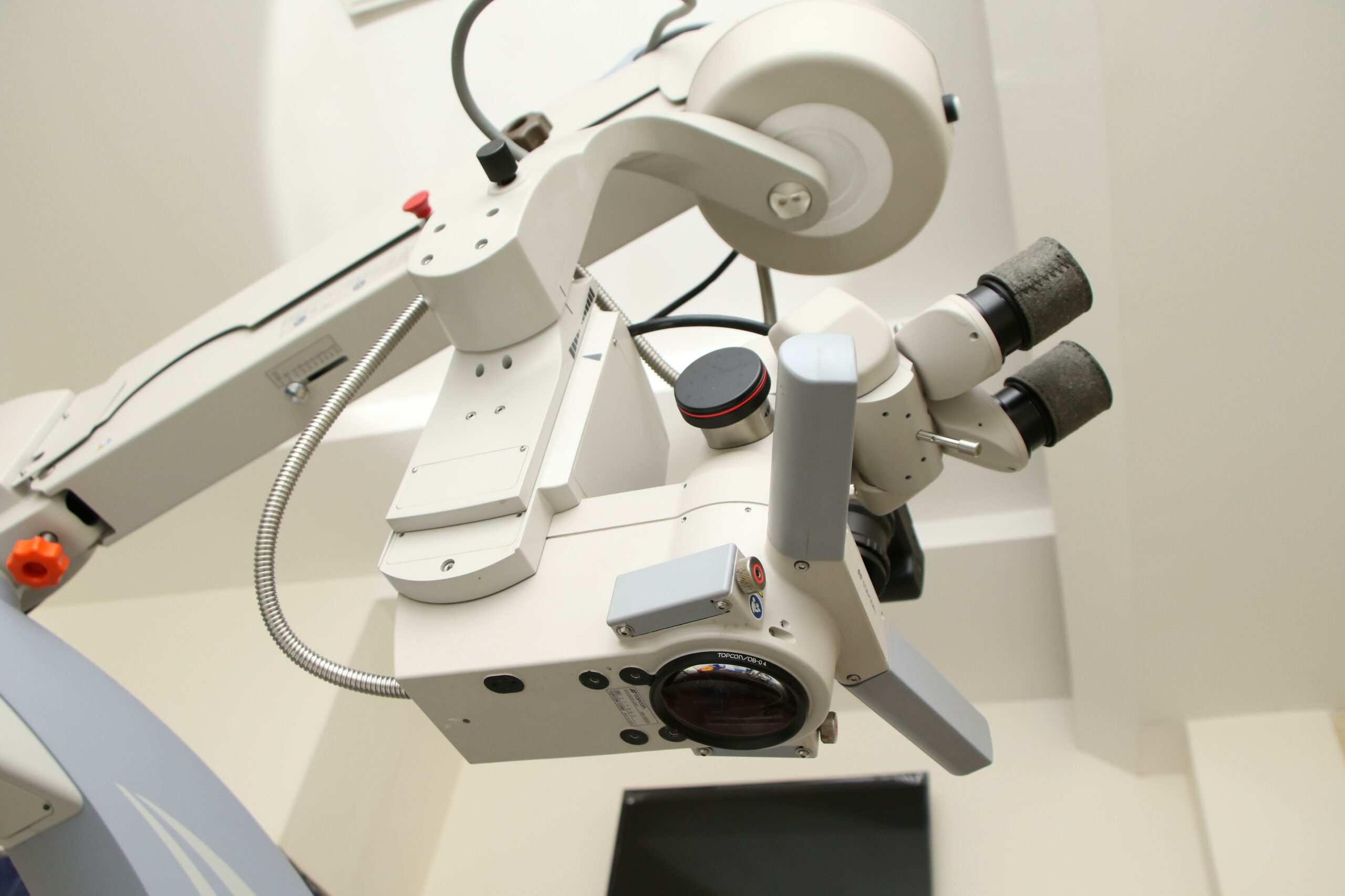 interesting facts about the electron microscope