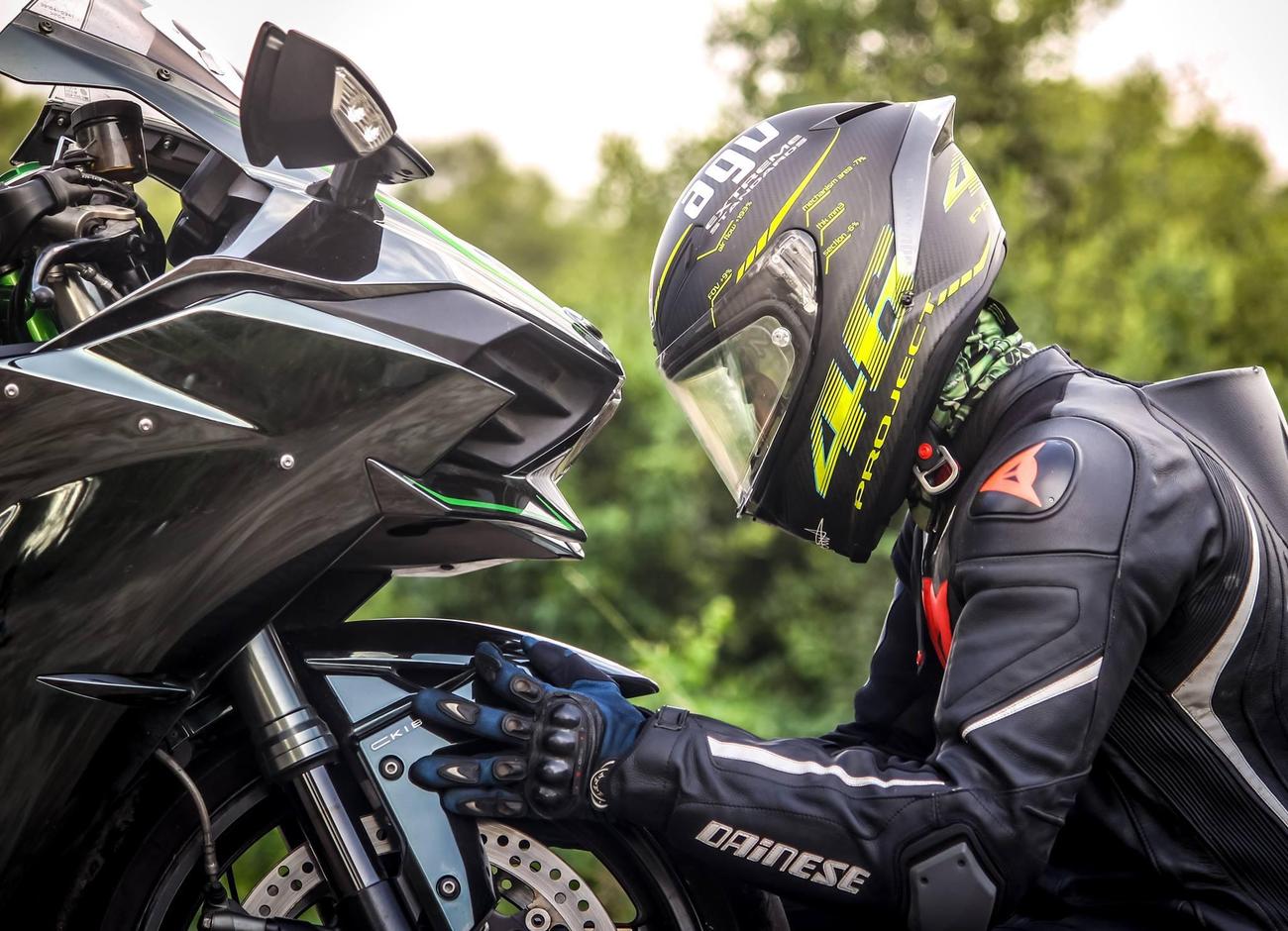 Famous motorcycle riders trivia