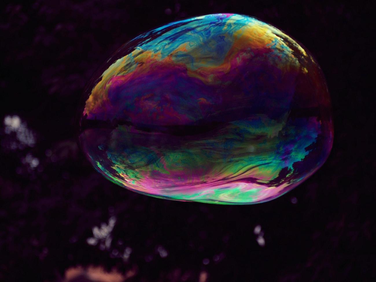 Fascinating properties of bubbles