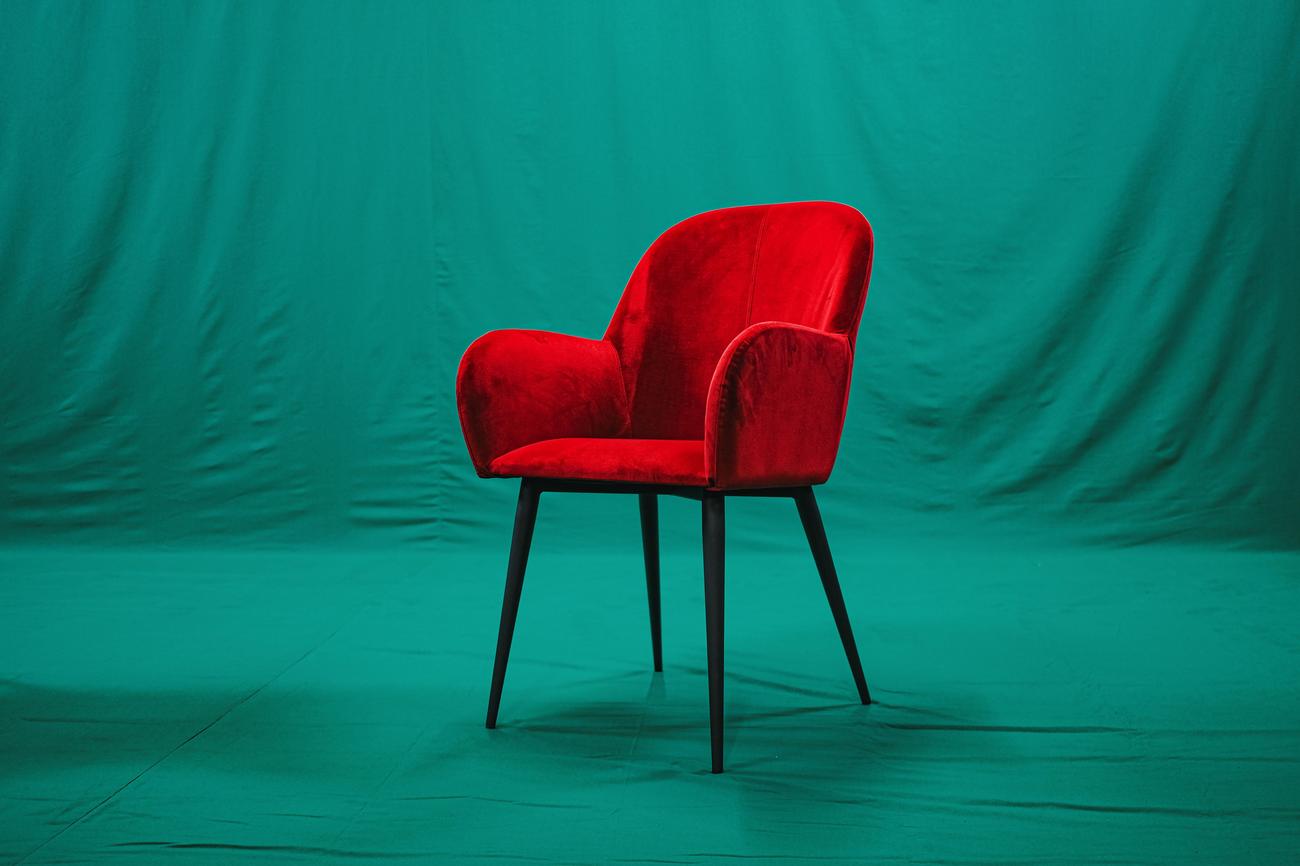 How do you describe a chair