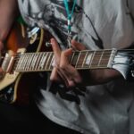 famous-electric-guitar-players_featured