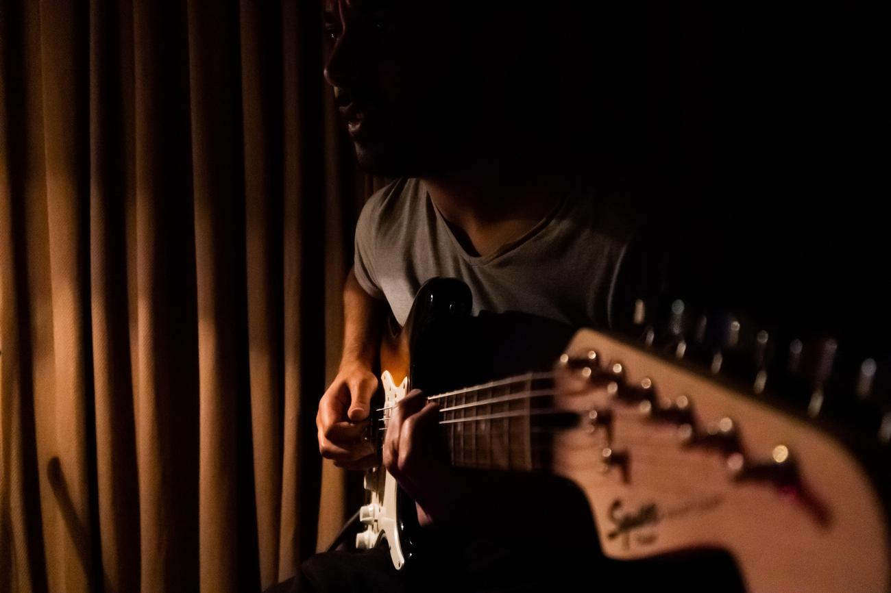 fascinating guitar history