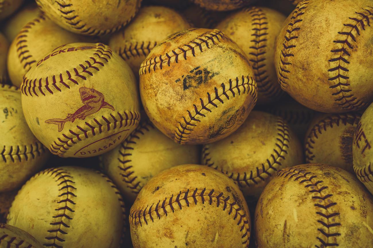 fun facts about softball and baseball featured