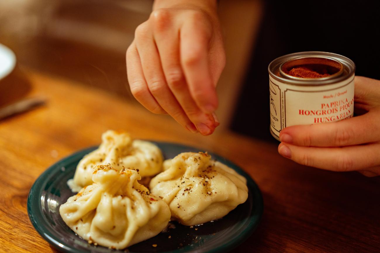 how long to steam frozen dumplings
