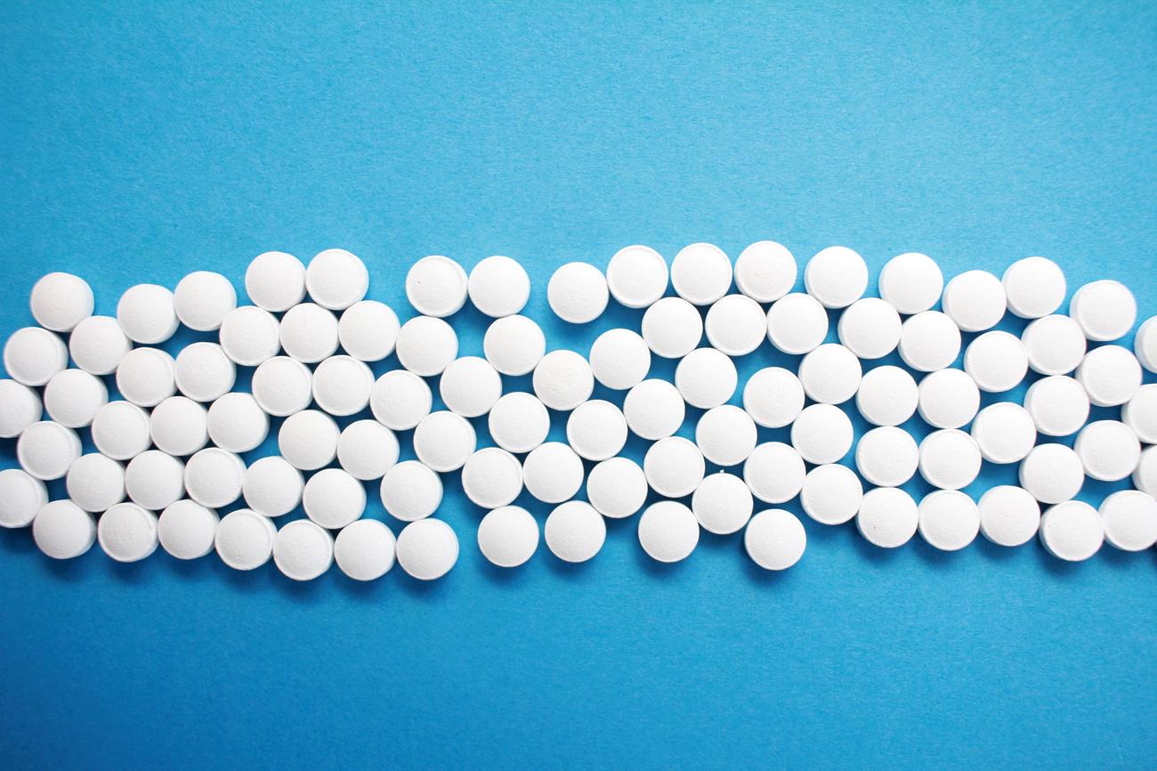 how much do pharmacy technicians make a year