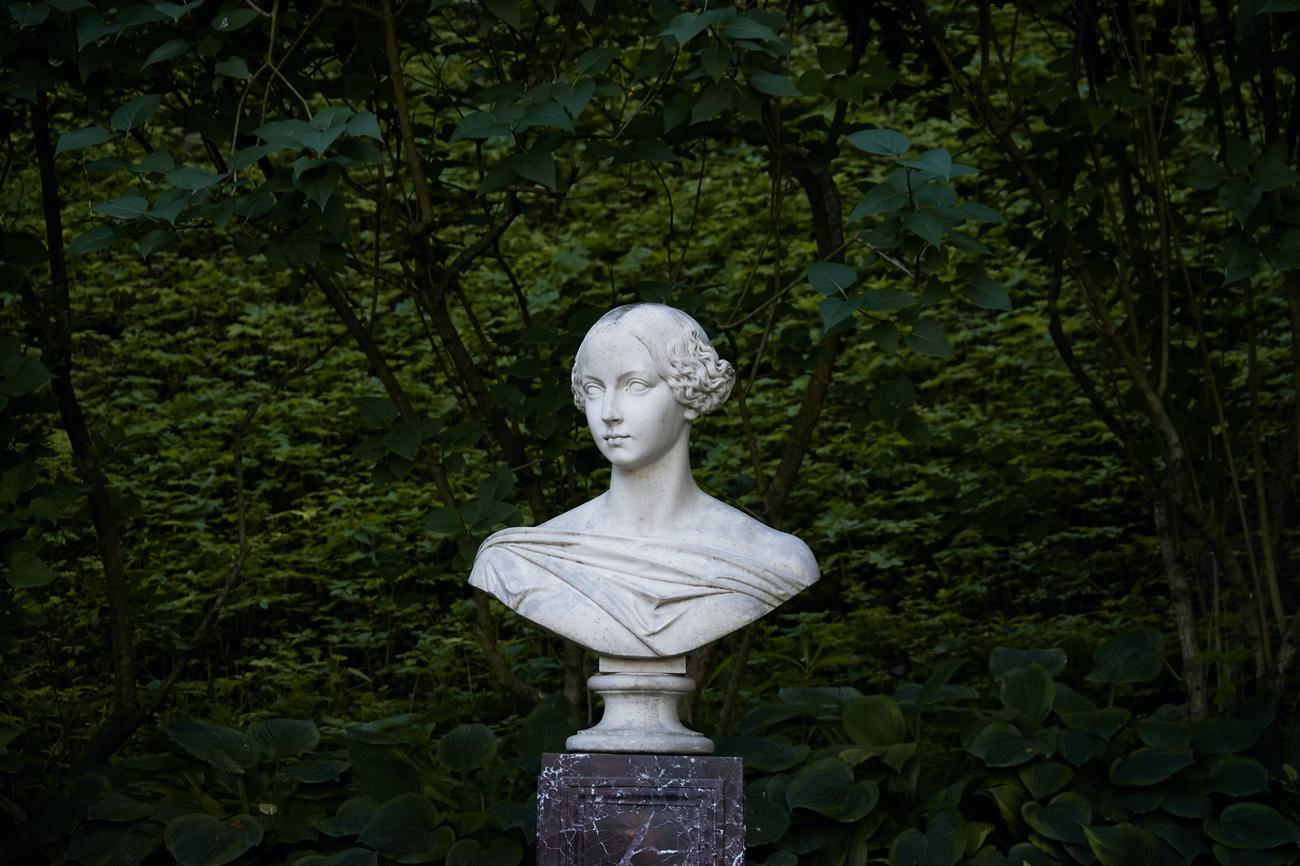 marble sculpture artists