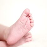 surprising-facts-about-feet_featured