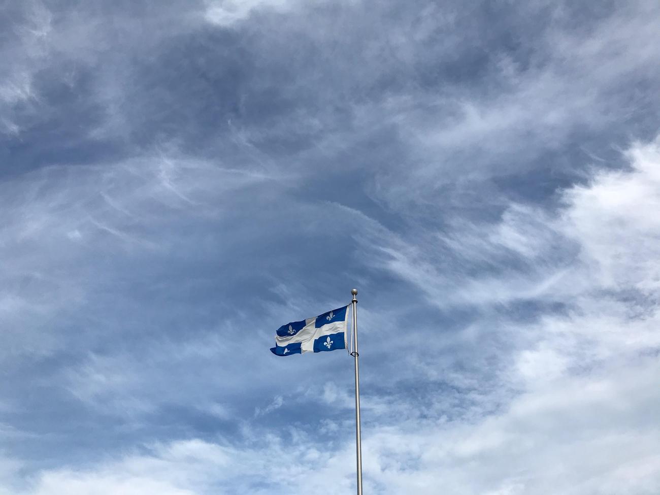 what color flag is used to mark an area where people are snorkeling or scuba diving