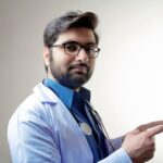 what-do-travel-nurses-do_featured
