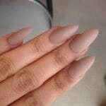 how_to_get_the_perfect_light_brown_nails_color_backstageviral_com